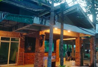 Garden View Resort Tonsai allows 18 year olds to book a room