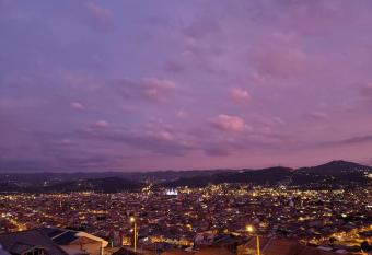 Scenic Two Bedroom 10 min walk to historic center has Balcony rooms