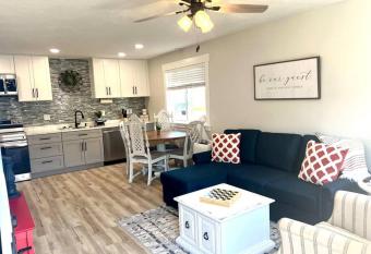 Guest Suites 1998 #2 - Restful 1 bedroom 1 bath Suite allows 18 year olds to book a room