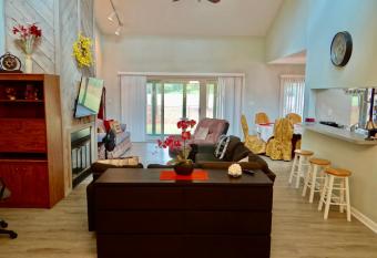 Golfers Dream 3 Bed 2 and Half Bath off Litchfield CC has Balcony rooms