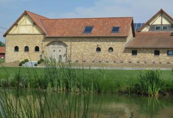 Hoeve Lavigne allows 18 year olds to book a room