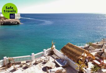 ICON Valparaiso - Adults Only allows 18 year olds to book a room