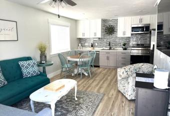 Guest Suites 1996 #4- Relaxing 1 bedroom 1 bath Suite allows 18 year olds to book a room