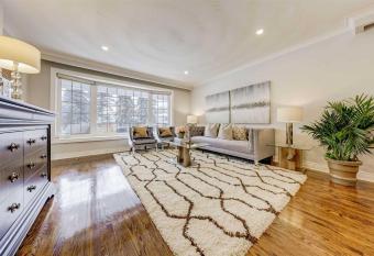 Home Away Home has Balcony rooms