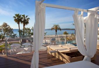 BLUESEA Anba Roman   allows 18 year olds to book a room