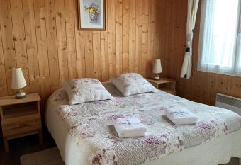 Havre de paix - chambres dhotes has Balcony rooms