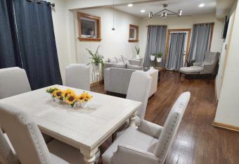 Relaxing SHARED Apartment with Private Rooms in Historical Roseland Neighborhood has Balcony rooms