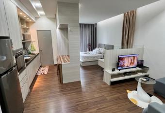 Cozy Studio @ Silk Sky Service Apartment allows 18 year olds to book a room