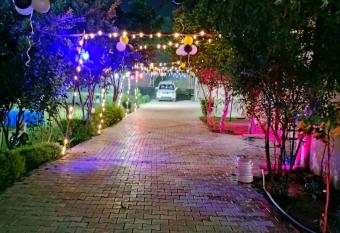 C.S.B. RESORT has rooms with a private hot tub