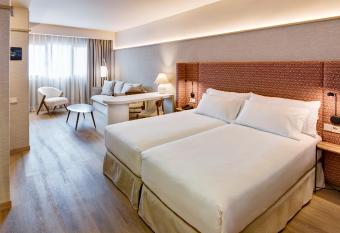 Sercotel Pozuelo allows 18 year olds to book a room