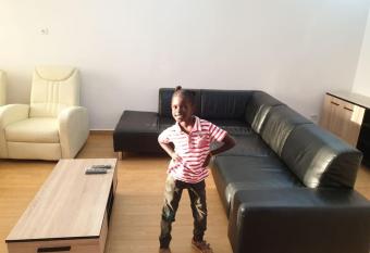 Appartement avec Jaccuzi    Diamniadio allows 18 year olds to book a room