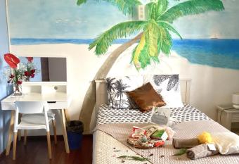 Studio avec vue sur la ville piscine partagee et jardin clos a Le Port has Balcony rooms