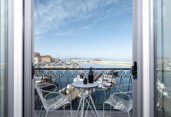 Riviera Suites allows 18 year olds to book a room