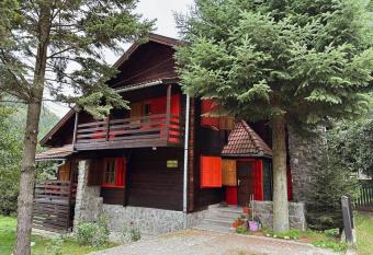 Rustic House has Balcony rooms