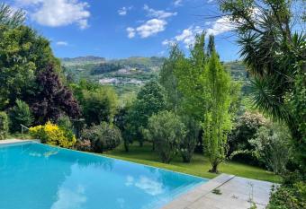 5 bedrooms villa with lake view private pool and enclosed garden at Santa Cruz do Douroa has Balcony rooms