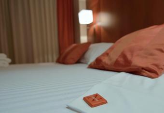 Hotel Xon s Valencia allows 18 year olds to book a room