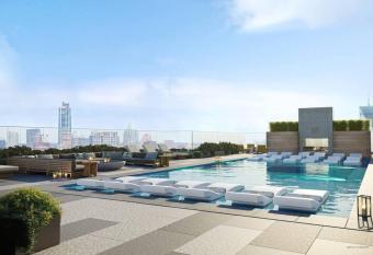 Rainey St condo with rooftop pool, lake view & gym has Balcony rooms