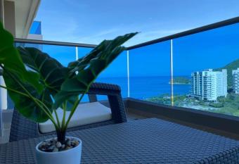 Fant  stico apartamento con salida al mar -Samaria has rooms with a private hot tub