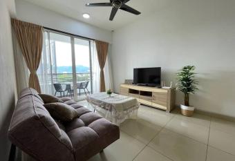 2 Carpark/2bedroom with pool @ Ipoh Majestic has Balcony rooms