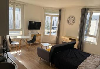 Studio. Le Havre has Balcony rooms