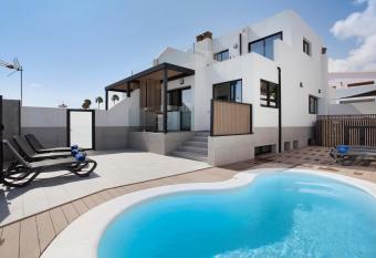 D  plex Julaga has Balcony rooms