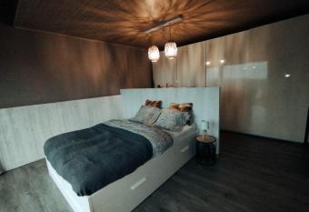 La course du soleil has Balcony rooms