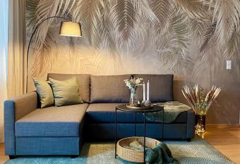 Design, Hochschule, Wildpark, Zentral, Netflix has Balcony rooms