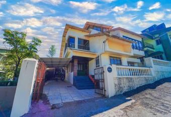 Woodside Villa has Balcony rooms