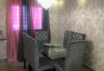 Rinc  n para  so allows 18 year olds to book a room