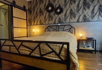 G  te Chez Simone has Balcony rooms