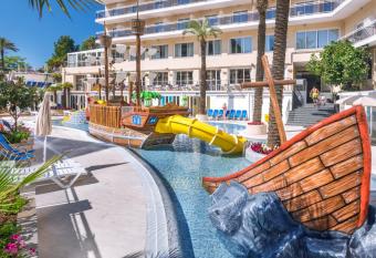 Hotel Oasis Park Splash has Balcony rooms