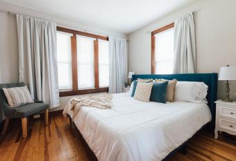 Cozy Craftsman 3 Bed 2 Bath with King Bed has Balcony rooms