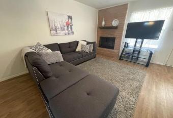 3bed 2bth 1car garage in Cielo Vista allows 18 year olds to book a room