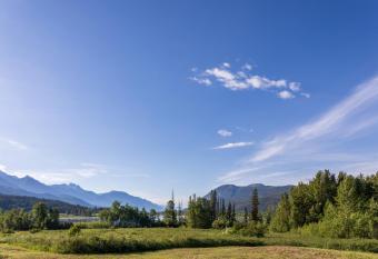 The Qu INN - Cozy Cabin has Balcony rooms
