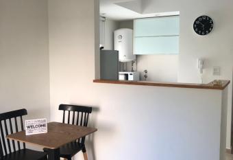 Estudio moderno allows 18 year olds to book a room