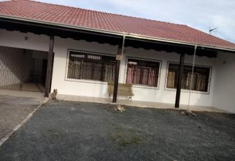 Casa aconchegante, toda equipada-Temporada/F  rias/Beto Carreiro - Praia allows 18 year olds to book a room