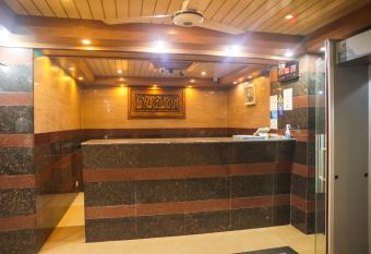 Ali International Hotel allows 18 year olds to book a room