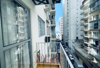 Apto na quadra mar em Balne  rio Cambori   has Balcony rooms