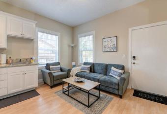 Comfortable 2BR Spacious Deck! 7 mins to Sacramento Downtown and Midtown has Balcony rooms