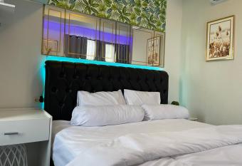 Mewah di Transpark cibubur cocok for Bestie & Family has Balcony rooms