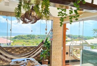 Cobertura Duplex Atalaia has Balcony rooms