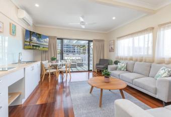 Jasmine Apartment has Balcony rooms