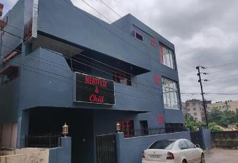 NEATFLIX AND CHILL has Balcony rooms