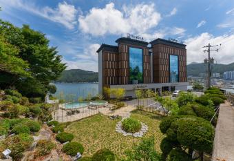 Geoje Denbasta Ryokan Hotel has Balcony rooms
