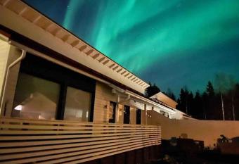 Big house with private jacuzzi has Balcony rooms