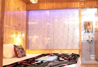 altafs motel has Smoking/Balcony rooms