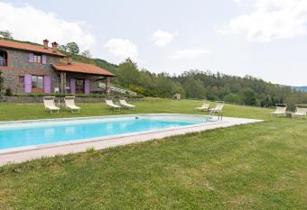 Il Serrino 5 has Balcony rooms