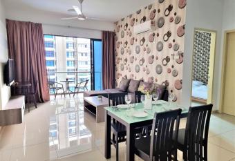 One Bedroom Suite 2-5pax Poolview Atlantis 8min Jonker has Balcony rooms