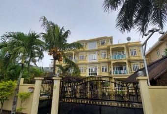 DERN APARTMENTS Trou Aux Biches has Balcony rooms