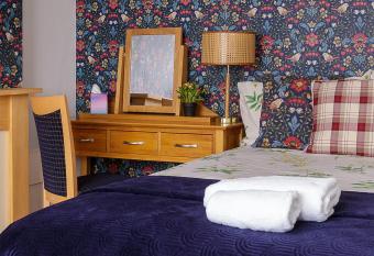 Blue Sparrow House - parking has Balcony rooms